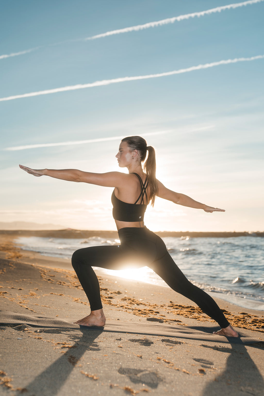 aprítech black sculpting mid waist leggings crossback straps sportsbra yoga beach