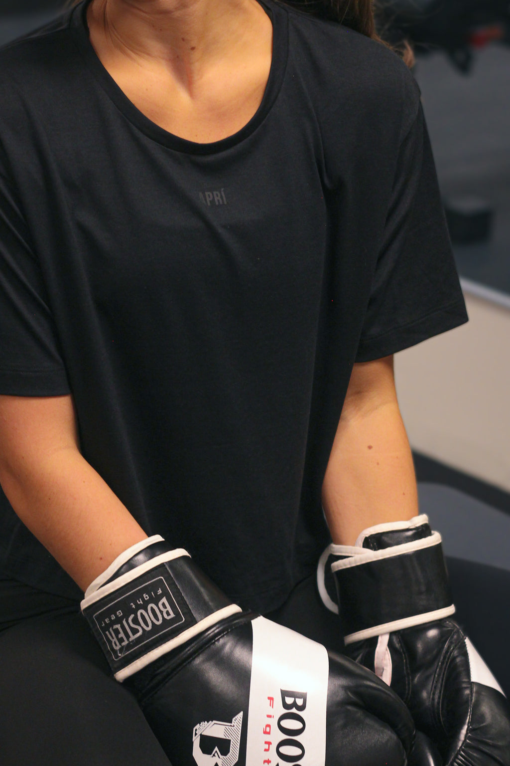 apri sportswear aprishield logo cropped lyocell tee